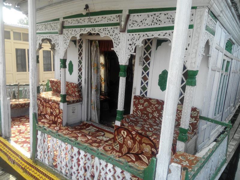 New Bul Bul Group Of Houseboats Srinagar Hotel Durgjan Bagian luar foto