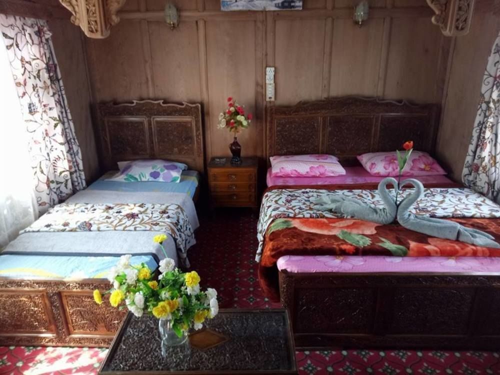 New Bul Bul Group Of Houseboats Srinagar Hotel Durgjan Bagian luar foto