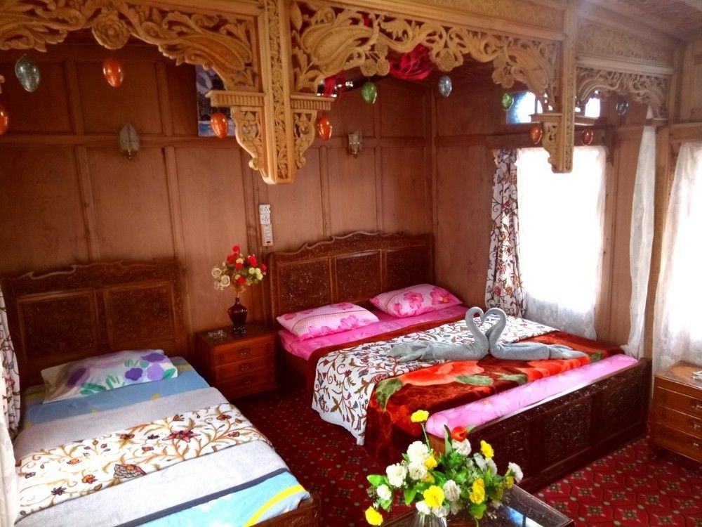 New Bul Bul Group Of Houseboats Srinagar Hotel Durgjan Bagian luar foto