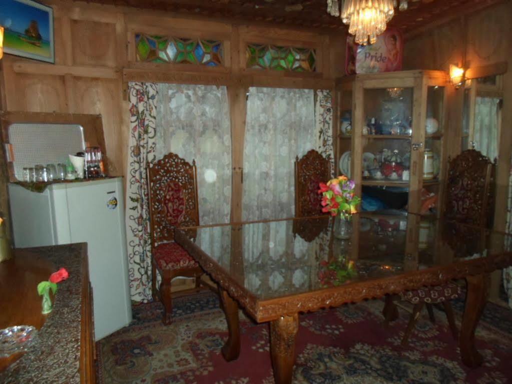New Bul Bul Group Of Houseboats Srinagar Hotel Durgjan Bagian luar foto