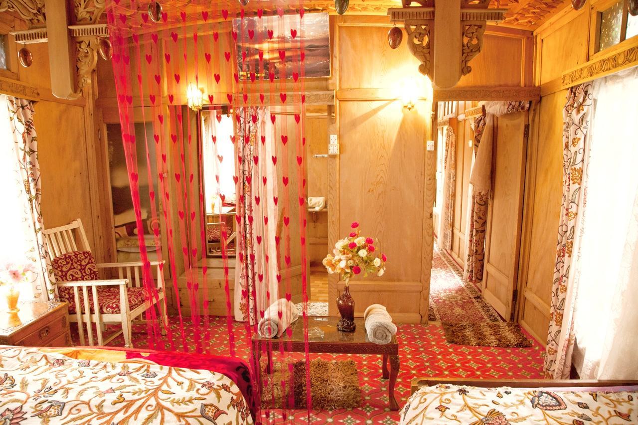 New Bul Bul Group Of Houseboats Srinagar Hotel Durgjan Bagian luar foto