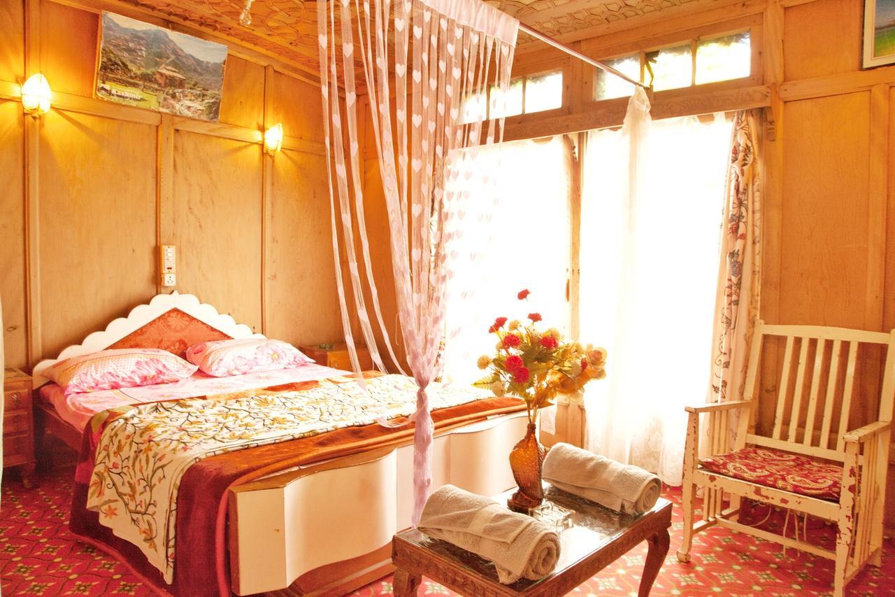 New Bul Bul Group Of Houseboats Srinagar Hotel Durgjan Bagian luar foto
