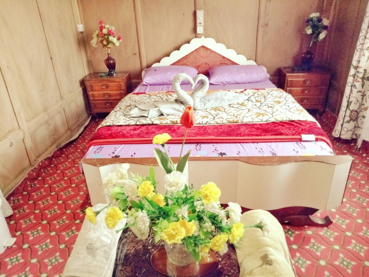 New Bul Bul Group Of Houseboats Srinagar Hotel Durgjan Bagian luar foto