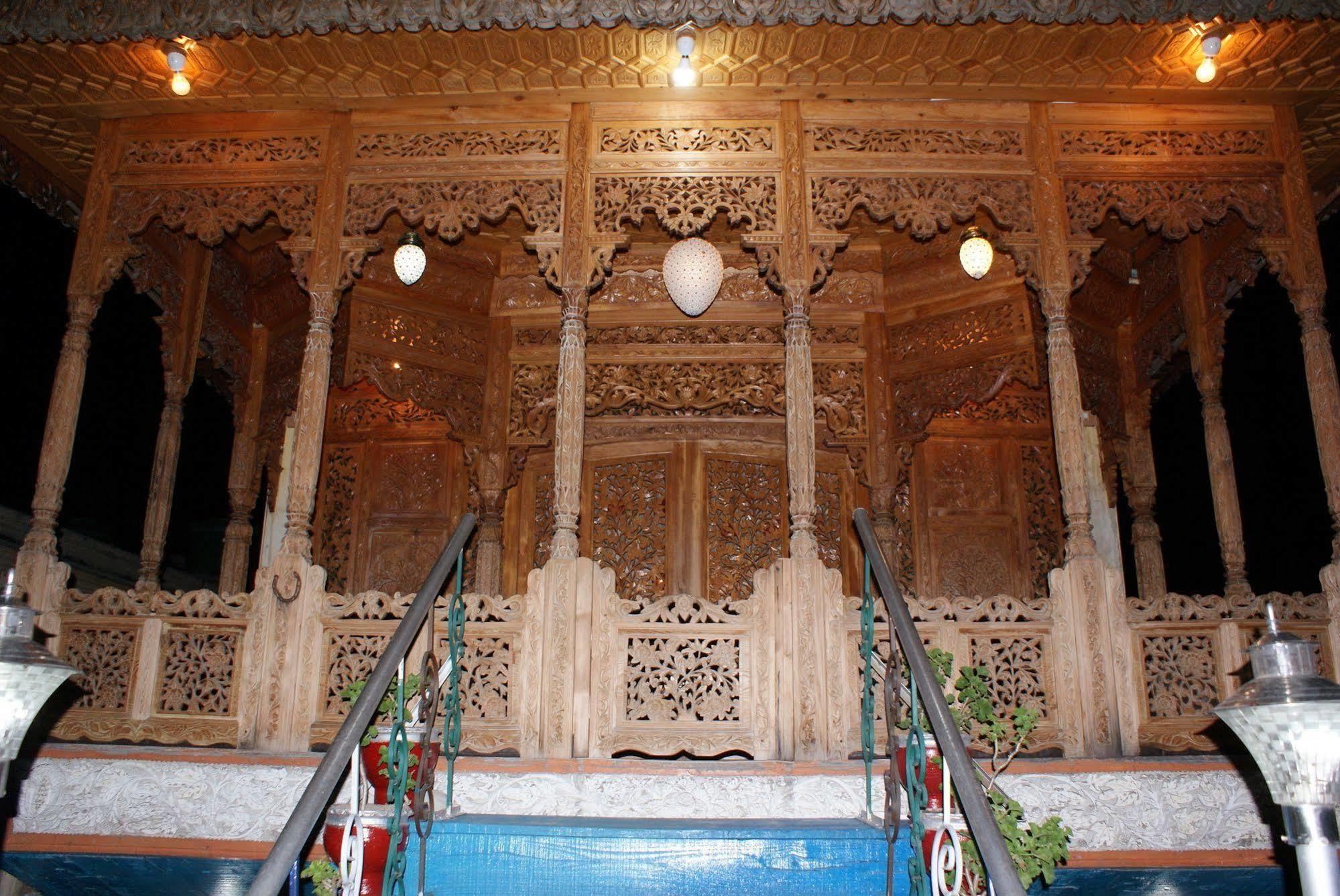 New Bul Bul Group Of Houseboats Srinagar Hotel Durgjan Bagian luar foto