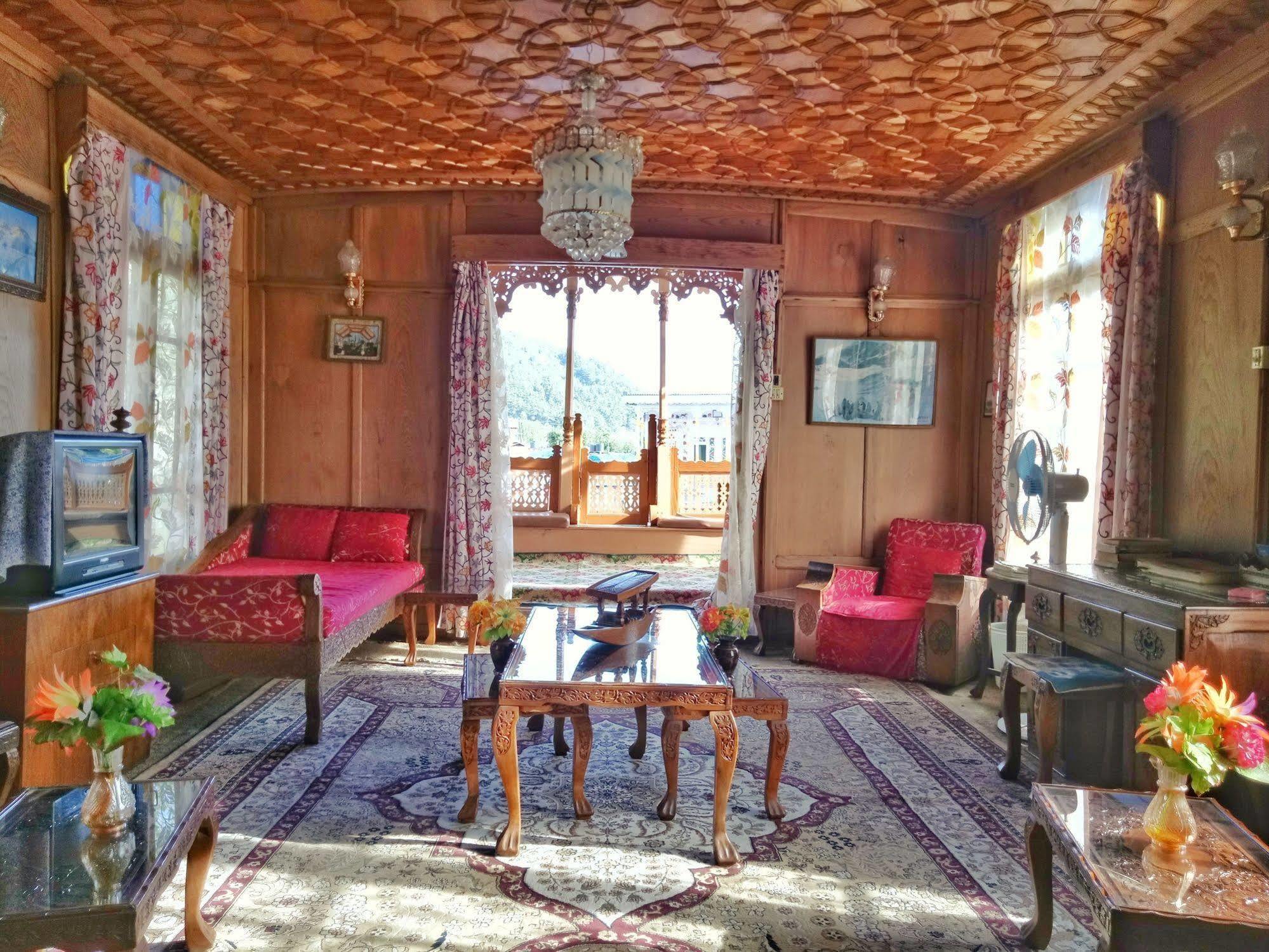 New Bul Bul Group Of Houseboats Srinagar Hotel Durgjan Bagian luar foto