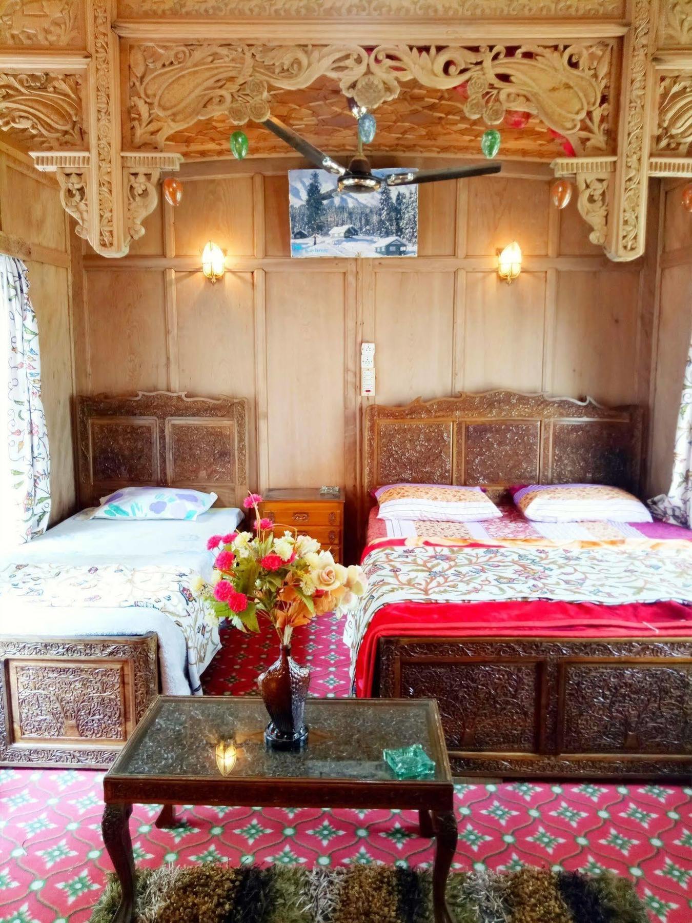 New Bul Bul Group Of Houseboats Srinagar Hotel Durgjan Bagian luar foto