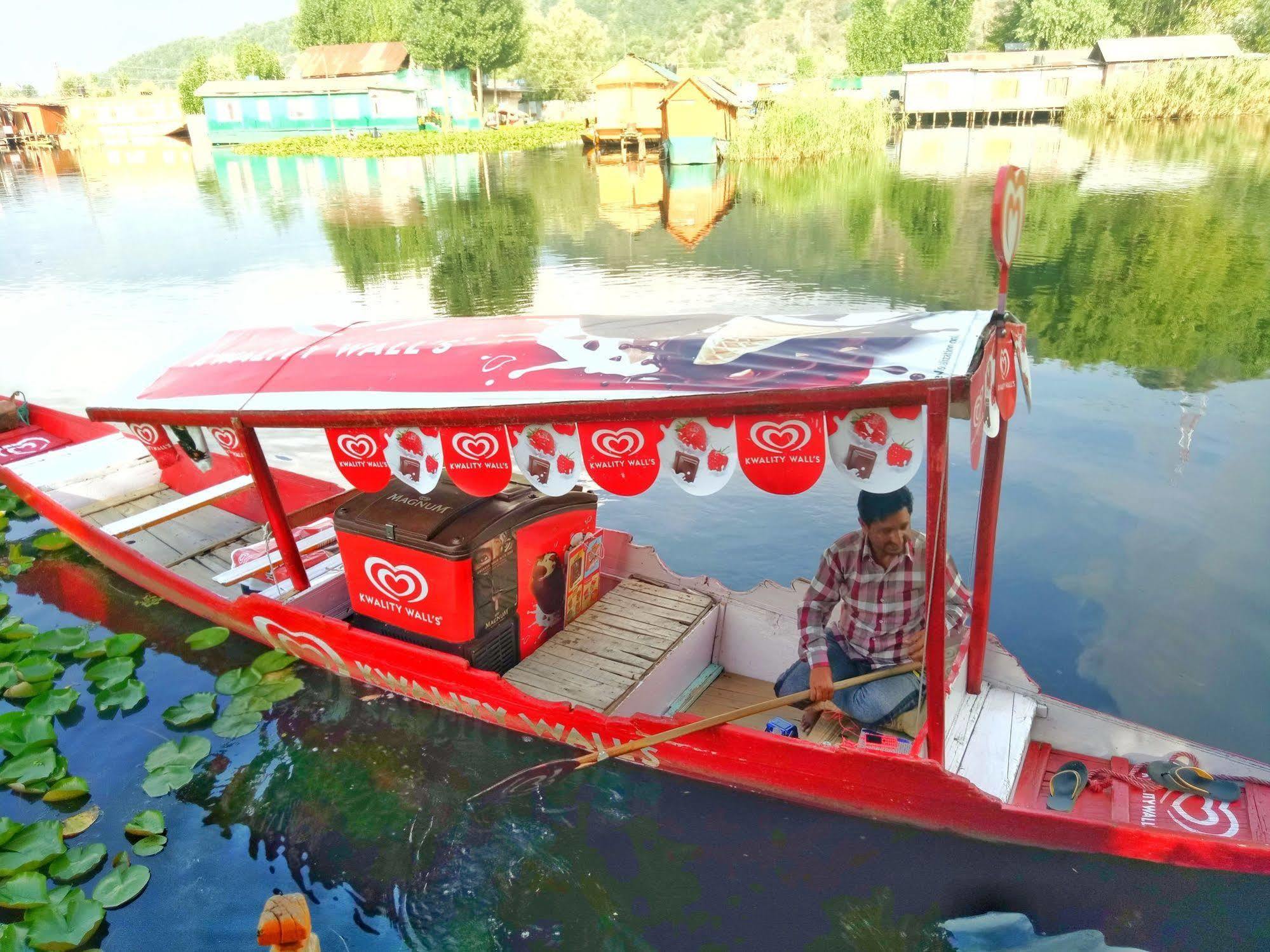 New Bul Bul Group Of Houseboats Srinagar Hotel Durgjan Bagian luar foto