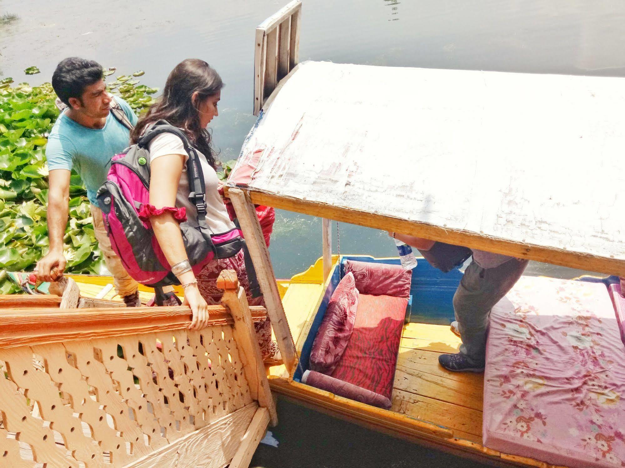New Bul Bul Group Of Houseboats Srinagar Hotel Durgjan Bagian luar foto
