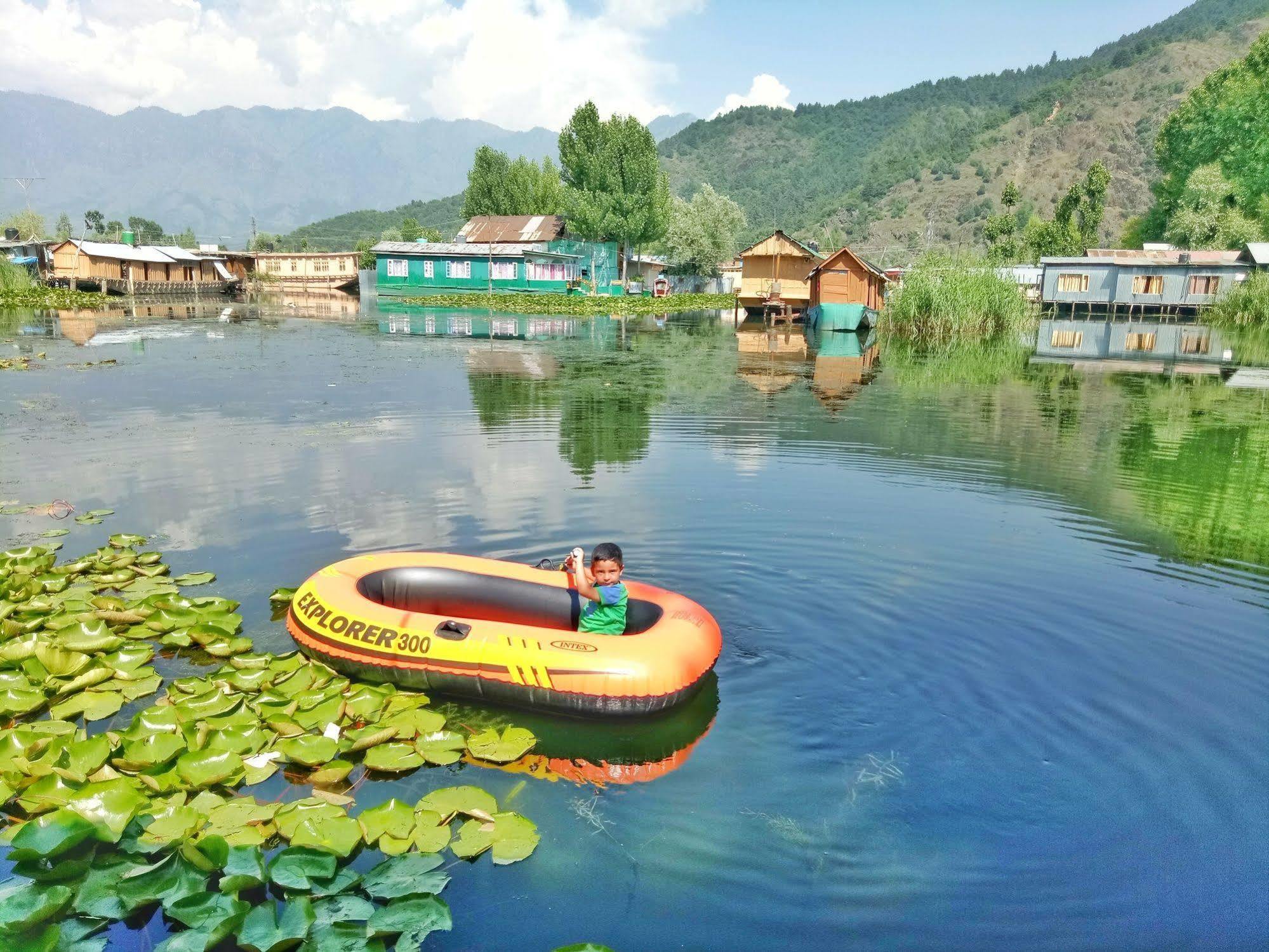 New Bul Bul Group Of Houseboats Srinagar Hotel Durgjan Bagian luar foto