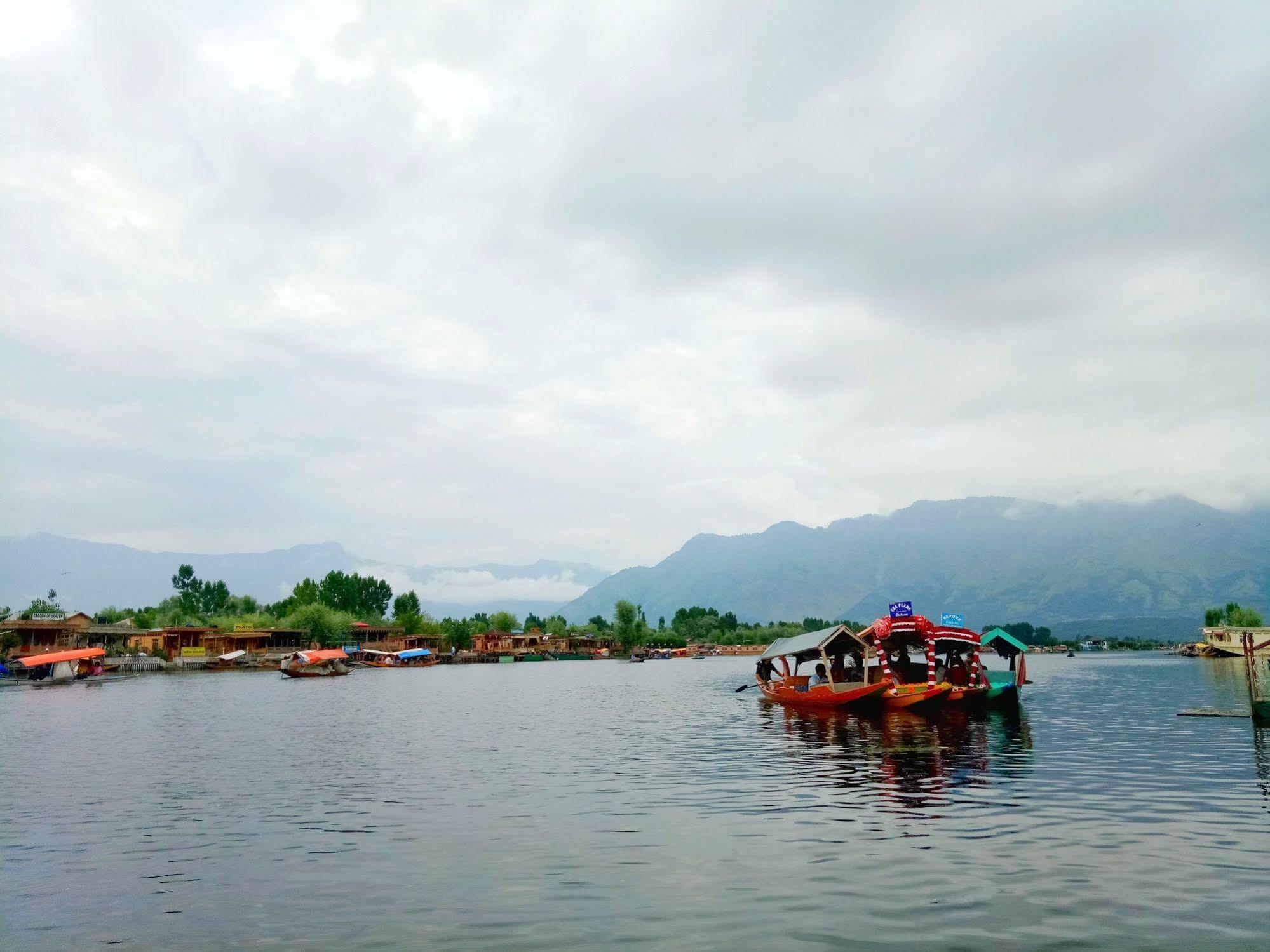 New Bul Bul Group Of Houseboats Srinagar Hotel Durgjan Bagian luar foto