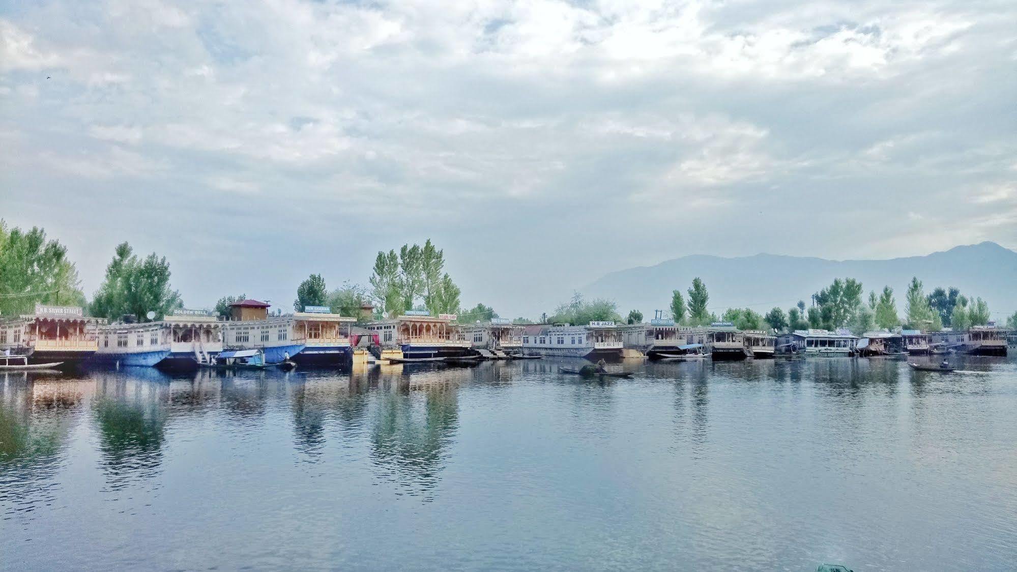 New Bul Bul Group Of Houseboats Srinagar Hotel Durgjan Bagian luar foto